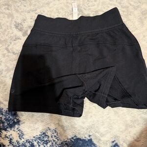 Lululemon Scuba Short -size 2